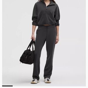 lululemon athletica Black Softstreme HR PANT SIZE 14
BRAND NEW